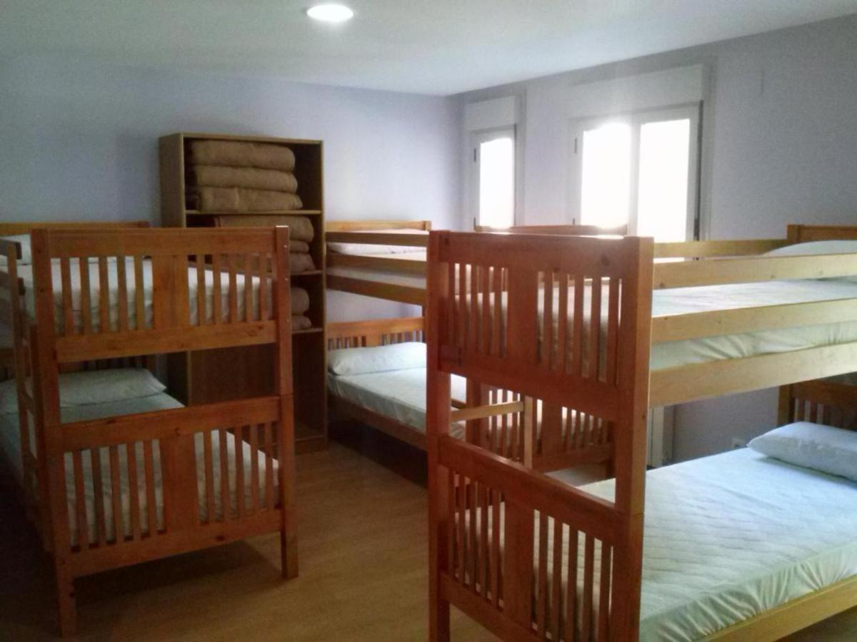 Albergue Turistico Rio Aragon Canfranc Exterior photo