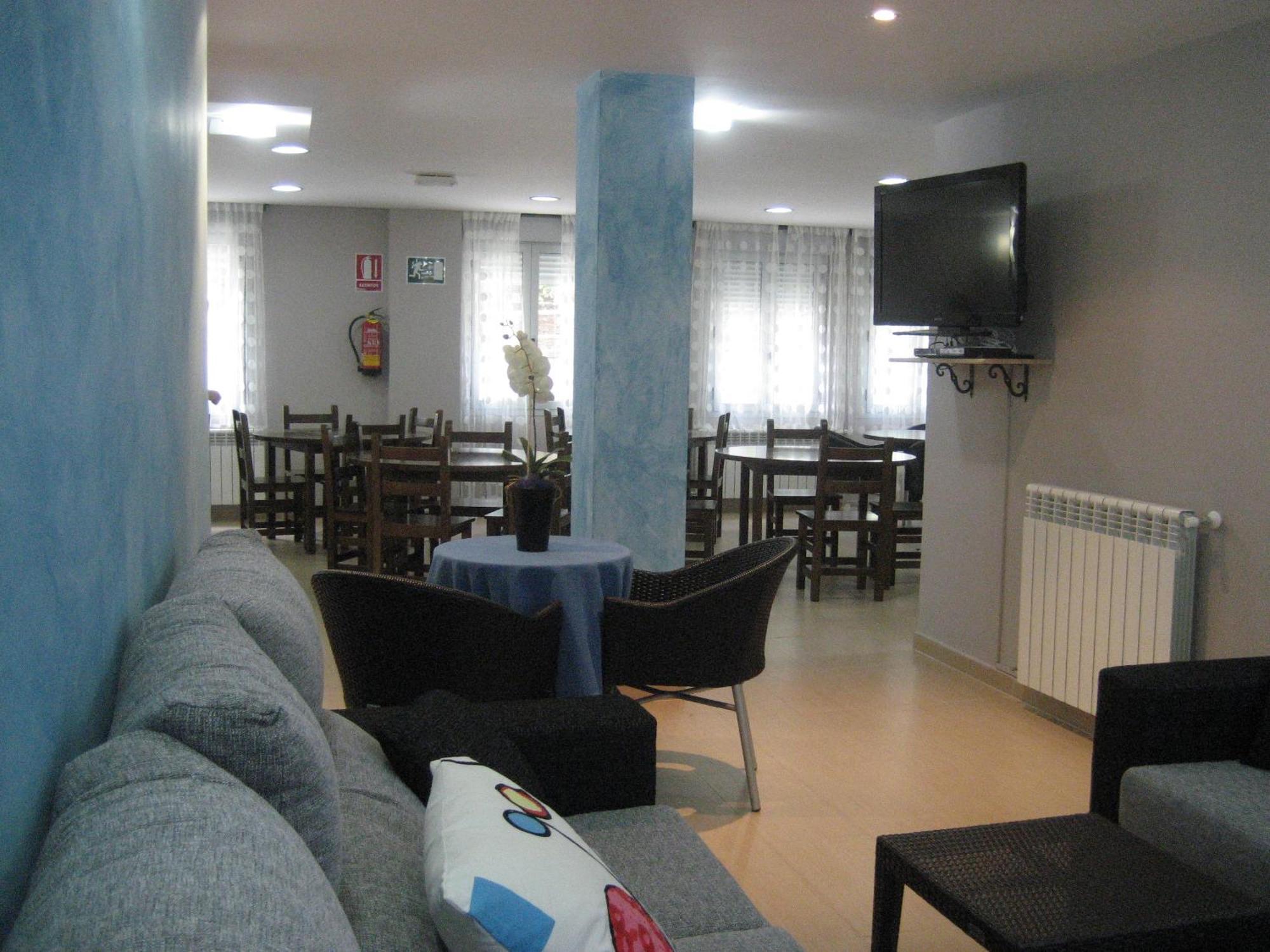 Albergue Turistico Rio Aragon Canfranc Exterior photo