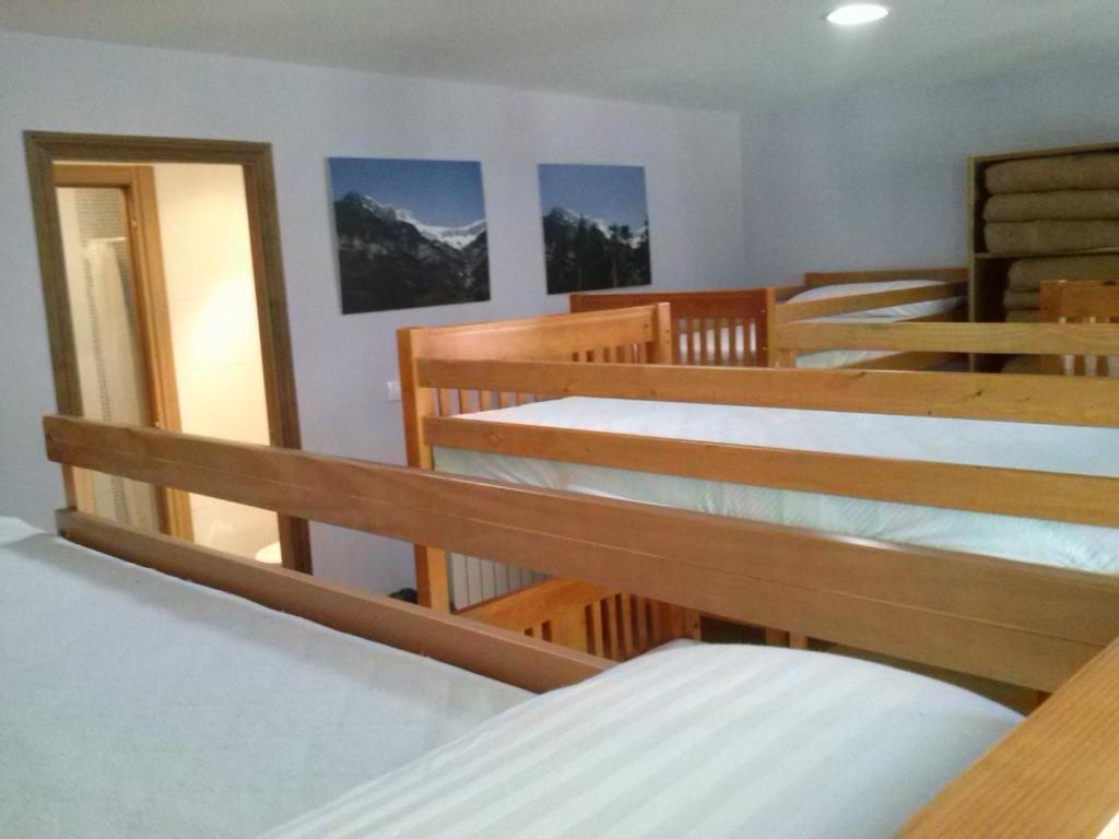 Albergue Turistico Rio Aragon Canfranc Room photo